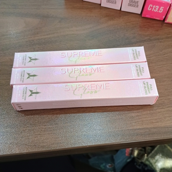 Bundle Of Jeffree Star Concealer, Lipsticks And Lip Gloss - Picture 2 of 7